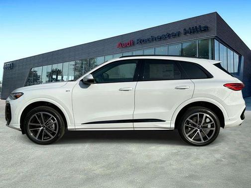 Glacier White Metallic 2026 Audi Q5 Premium Plus TFSI quattro S tronic