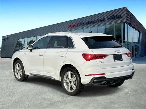 2024 Audi Q3 Premium 45 TFSI S line quattro Tiptronic