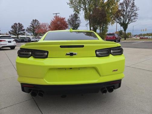 2021 Chevrolet Camaro RWD Coupe LT1