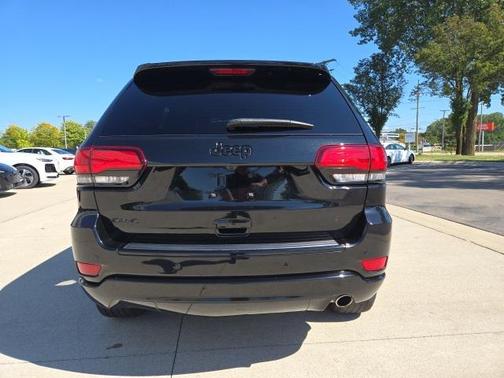 2022 Jeep Grand Cherokee Laredo