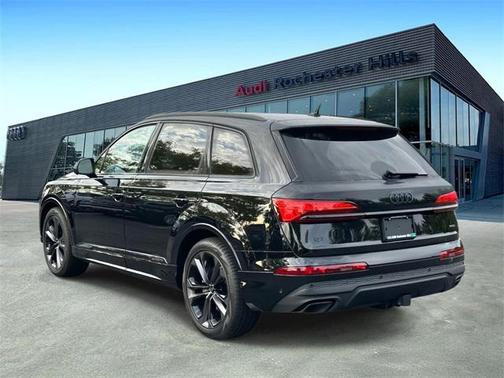 2025 Audi Q7 55 Premium Plus