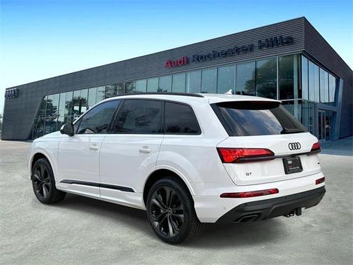 2025 Audi Q7 55 Premium Plus