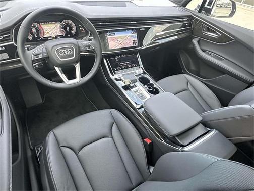 2025 Audi Q7 55 Premium Plus