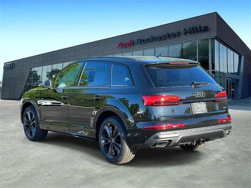 2025 Audi Q7 55 Premium Plus