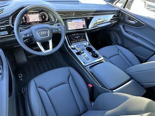 2025 Audi Q7 55 Premium Plus