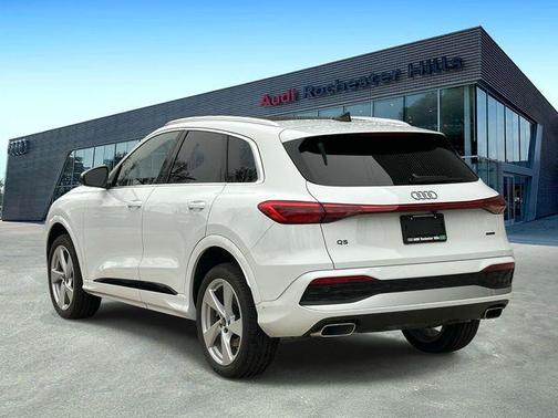 Glacier White Metallic 2025 Audi Q5 Premium Plus TFSI quattro S tronic