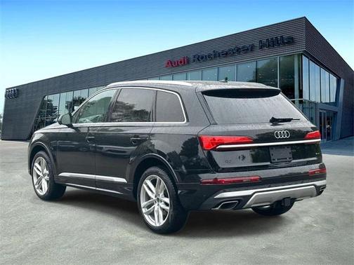 2025 Audi Q7 55 Premium Plus