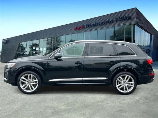 2025 Audi Q7 55 Premium Plus