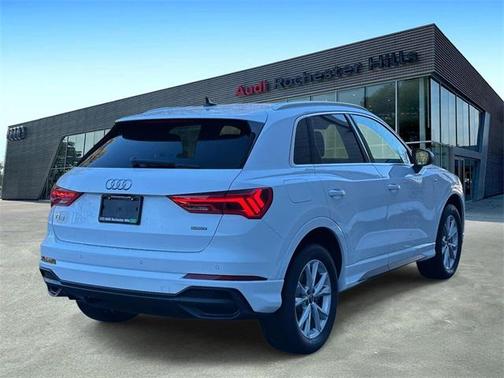 2025 Audi Q3 Premium 45 TFSI S line quattro Tiptronic