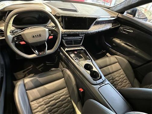 2025 Audi RS e-tron GT performance
