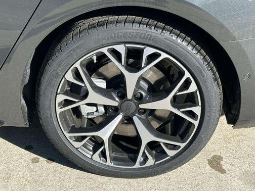 Daytona Gray Pearl Effect 2026 Audi A6 Premium Plus quattro S tronic