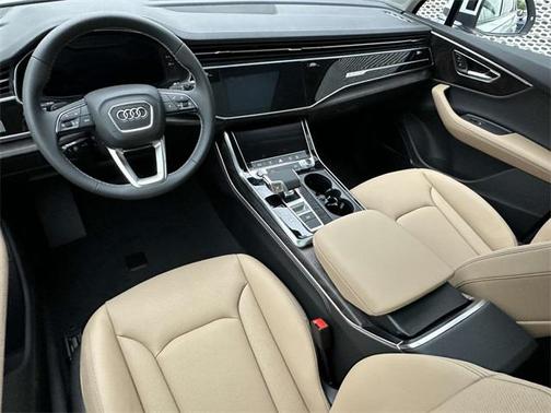 2025 Audi Q7 45 Premium Plus