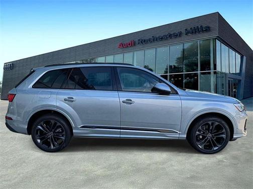2025 Audi Q7 45 Premium Plus