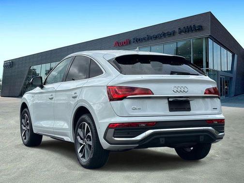 Glacier White Metallic 2023 Audi Q5 45 S line Prestige