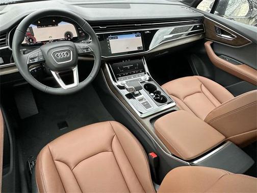 2025 Audi Q7 45 Premium Plus