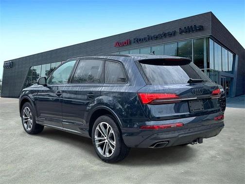 2025 Audi Q7 45 Premium Plus