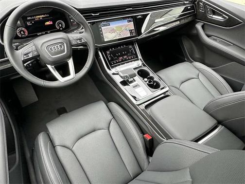 2025 Audi Q7 55 Prestige