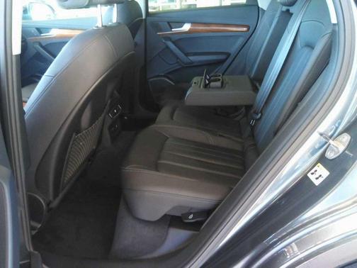 2023 Audi Q5 45 S line quattro Premium