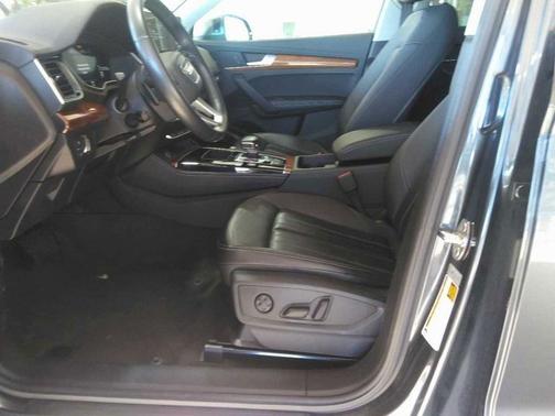 2023 Audi Q5 45 S line quattro Premium