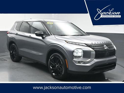 2023 Mitsubishi Outlander SE