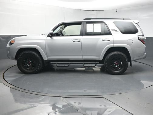 2022 Toyota 4Runner TRD Off Road