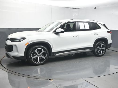 Pure White 2025 Volkswagen Tiguan 2.0T SE