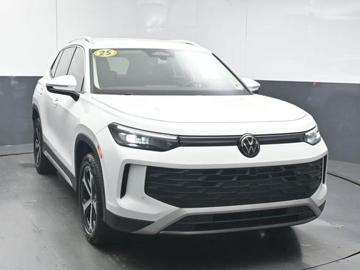 2025 Volkswagen Tiguan 2.0T SE