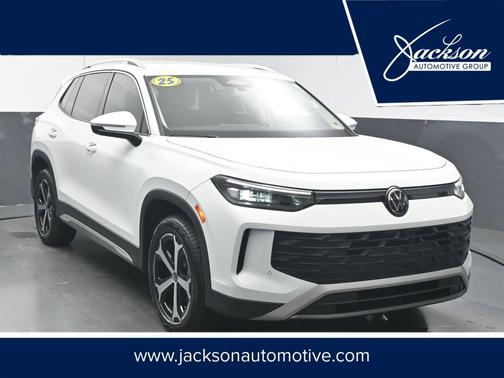 2025 Volkswagen Tiguan 2.0T SE