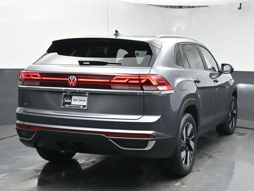 2025 Volkswagen Atlas Cross Sport 2.0T SE w/Technology