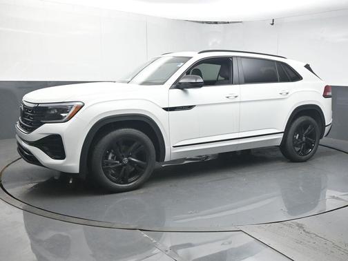 2026 Volkswagen Atlas Cross Sport 2.0T SEL R-Line Black