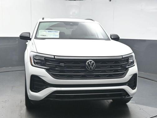 2026 Volkswagen Atlas Cross Sport 2.0T SEL R-Line Black