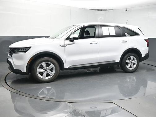2022 Kia Sorento LX