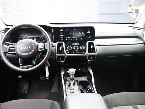 2022 Kia Sorento LX