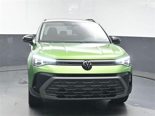 2025 Volkswagen Taos 1.5T SE Black