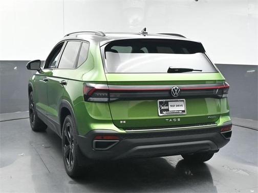 2025 Volkswagen Taos 1.5T SE Black