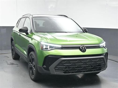 2025 Volkswagen Taos 1.5T SE Black
