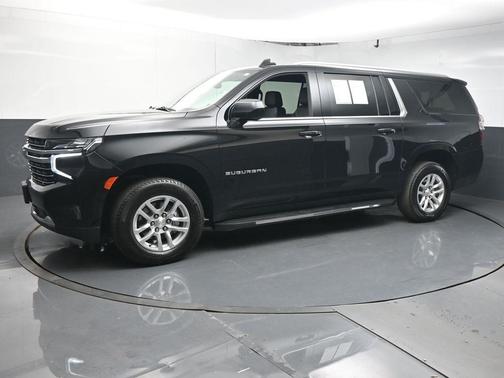 2023 Chevrolet Suburban LT