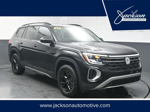2025 Volkswagen Atlas 2.0T Peak Edition