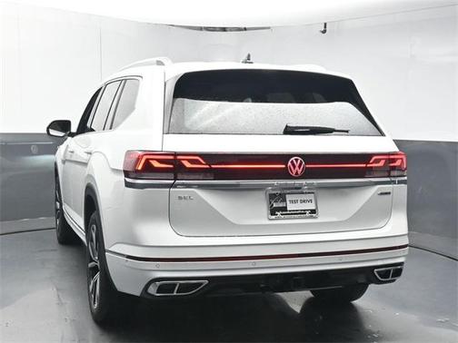 2025 Volkswagen Atlas 2.0T SEL Premium R-Line