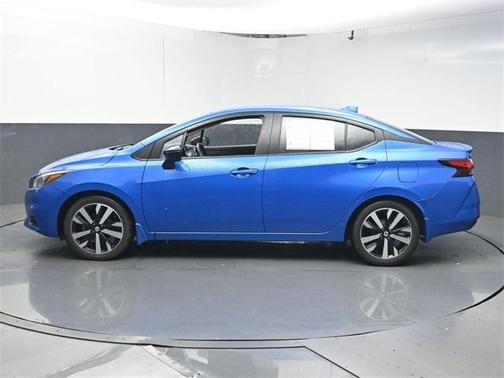 2022 Nissan Versa 1.6 SR