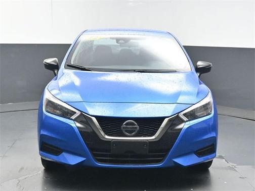 2022 Nissan Versa 1.6 SR