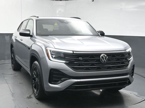 2025 Volkswagen Atlas Cross Sport 2.0T SEL R-Line Black