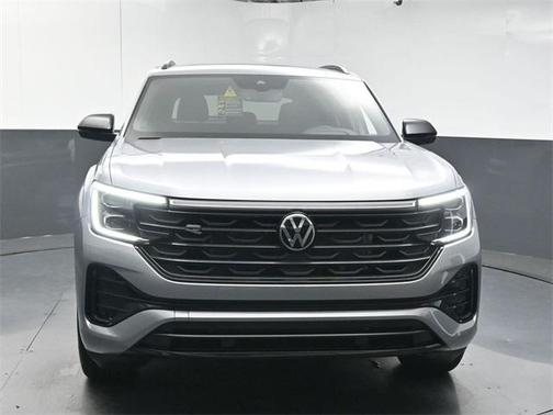 2025 Volkswagen Atlas Cross Sport 2.0T SEL R-Line Black