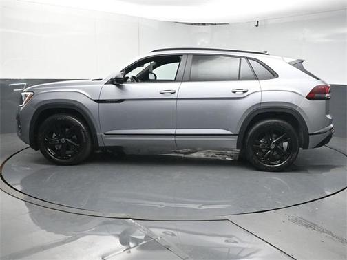 2025 Volkswagen Atlas Cross Sport 2.0T SEL R-Line Black