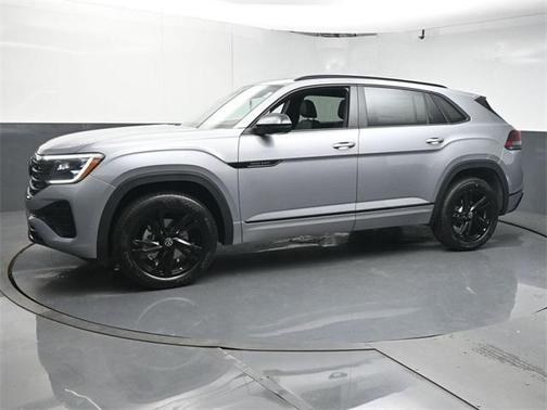 2025 Volkswagen Atlas Cross Sport 2.0T SEL R-Line Black