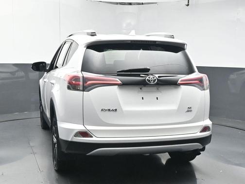 2016 Toyota RAV4 SE