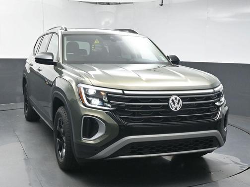 2025 Volkswagen Atlas 2.0T Peak Edition
