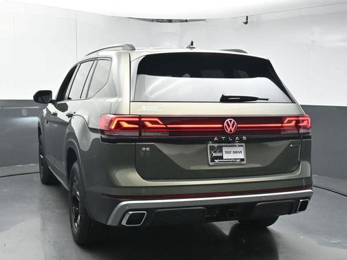 2025 Volkswagen Atlas 2.0T Peak Edition