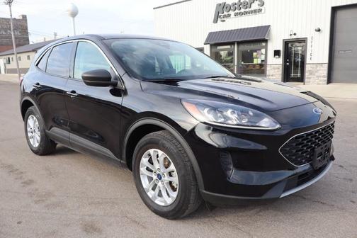 Black 2022 Ford Escape SE