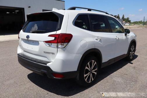 Crystal White Pearl 2019 Subaru Forester Limited